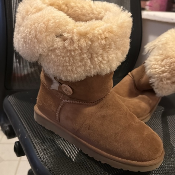 UGG Boot - Picture 6 of 8
